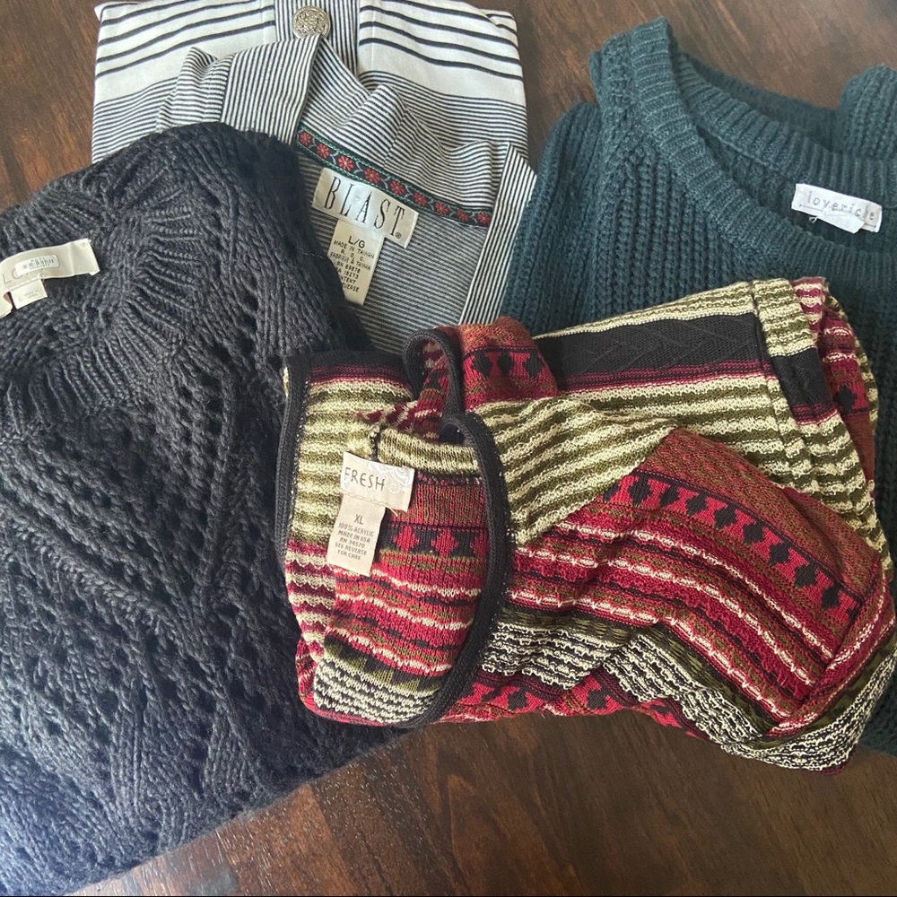 Lot of 4 Sweaters Size L/XL - Picture 1 of 5